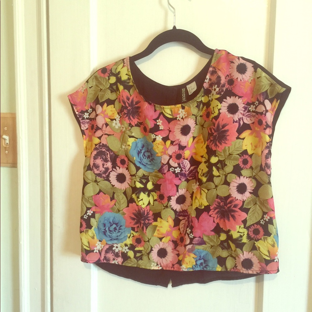 H&M Divided button back shell SZ 4 floral & black
